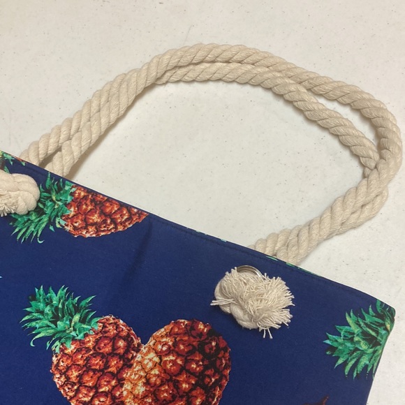NWOT A&O International Pineapple Tote/Beach bag - Picture 3 of 8